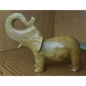 Santa Rita Pedra Sabao Stone hand carved Elephant figure 7" x  5 x 1 3/4  Brazil